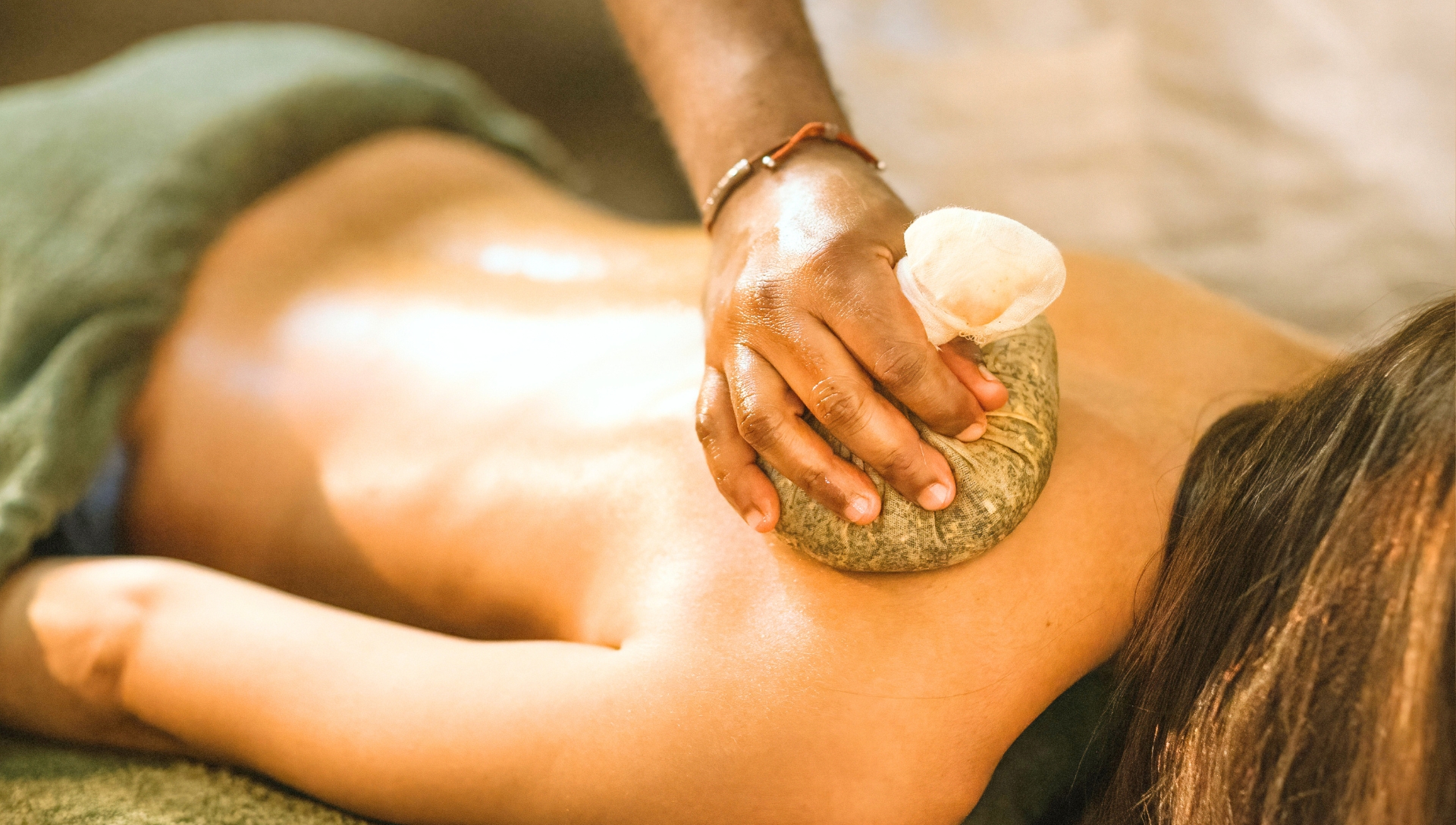 Aducem Ayurveda autentică