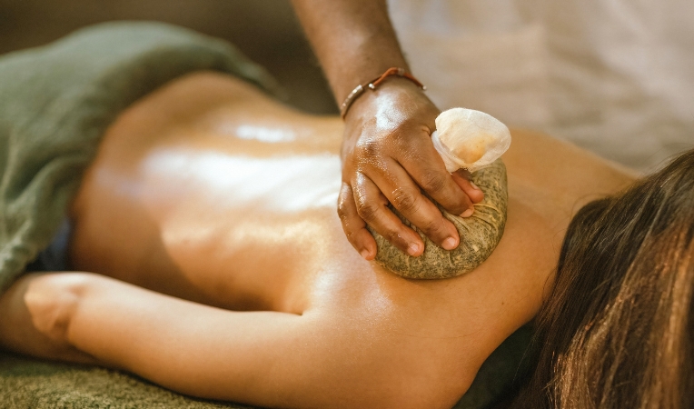 Shirodhara Ayurvedic treatment